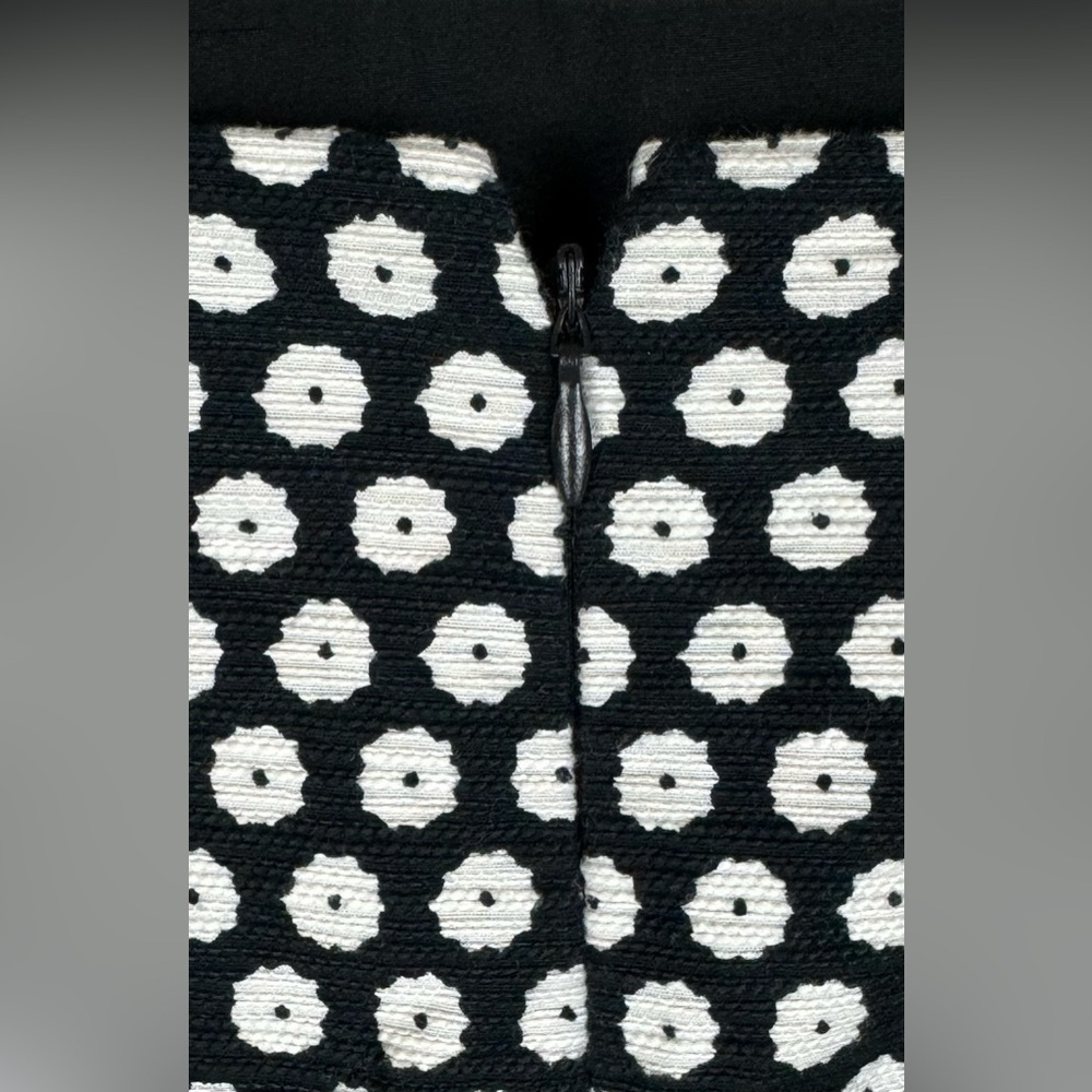 Classy Black Floral Print Midi Skirt - Picture 6 of 7